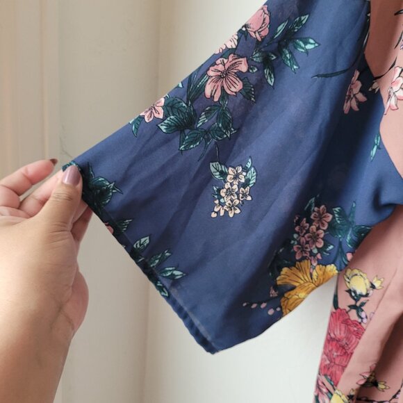 Derek Heart Romantic Floral Kimono - Picture 3 of 7